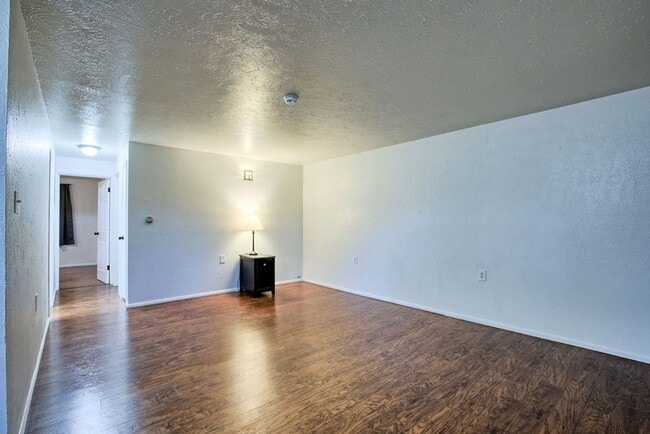 Building Photo - 301 Peterson St