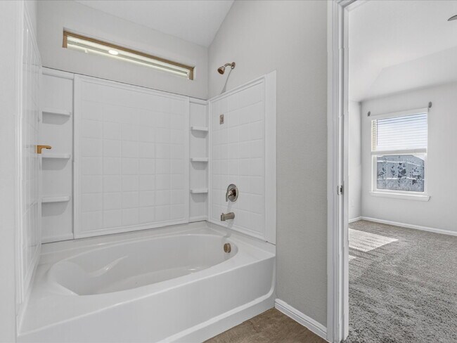 Building Photo - 2225 Blythwood Trail