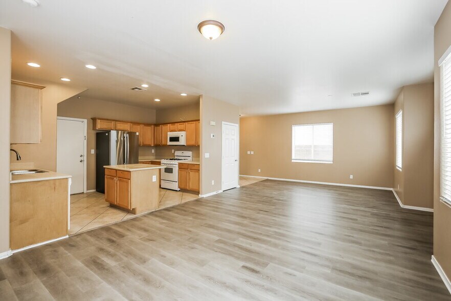 Building Photo - 8937 Marmot Ridge Ct