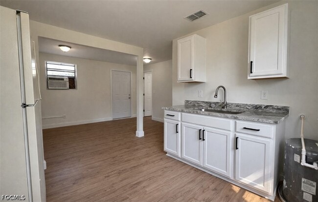 Building Photo - 569 Nuna Ave