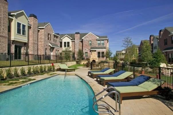 Building Photo - 2113 Grove Park Ln