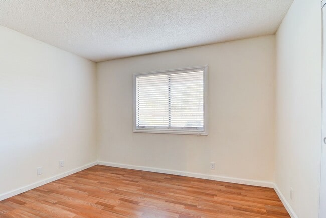 Building Photo - 1701 E Katie Ave