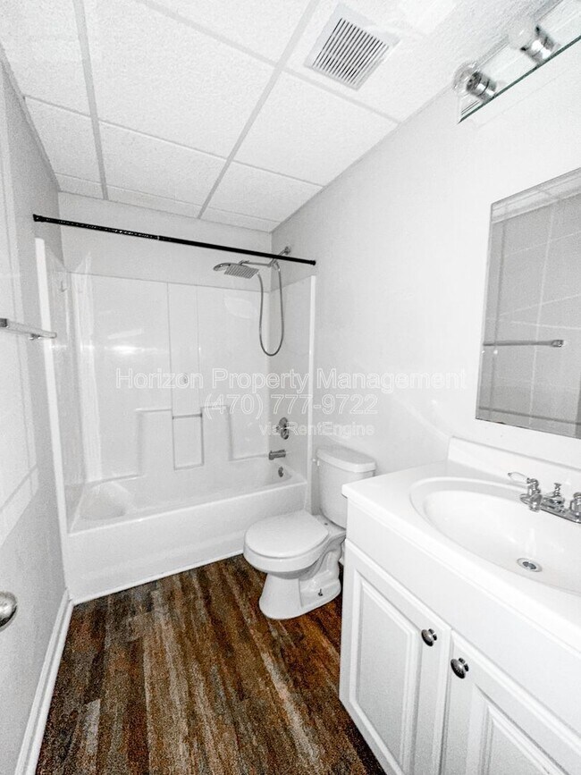 Building Photo - 5815 Quail Trail