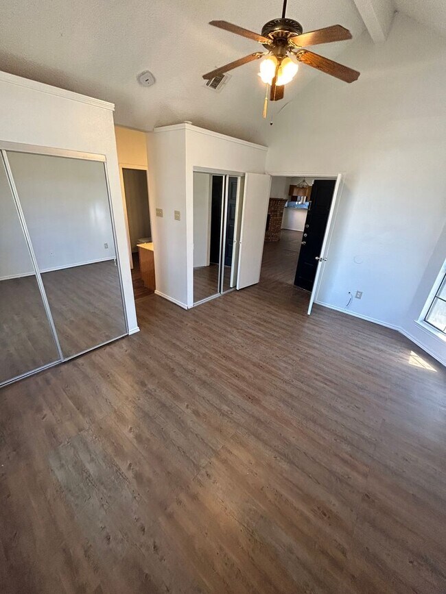 Building Photo - Interested in this home? You clearly have exceptional taste!