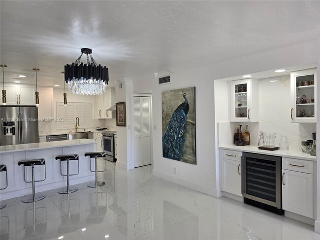 Building Photo - 6010 S Falls Cir Dr