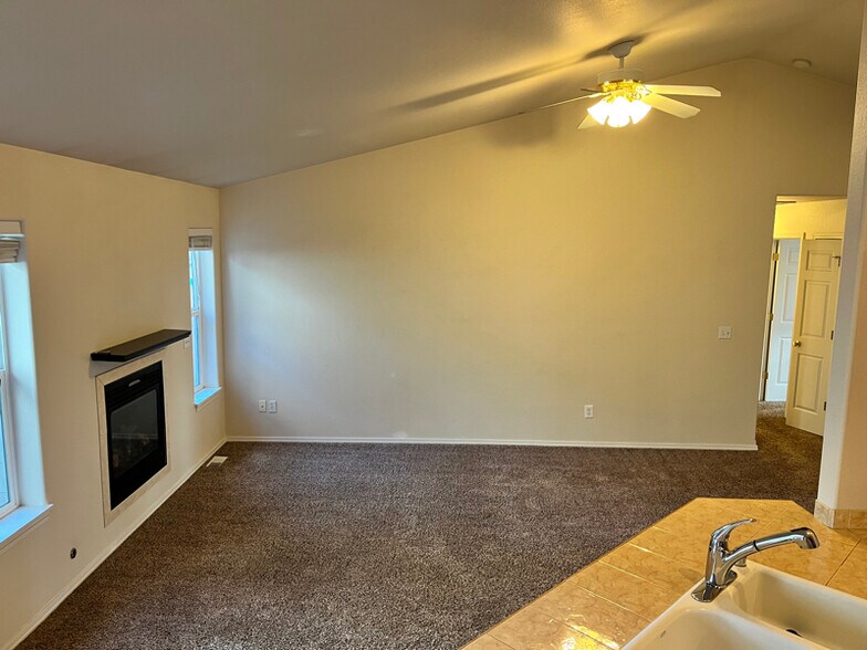 Building Photo - 312 G St SW