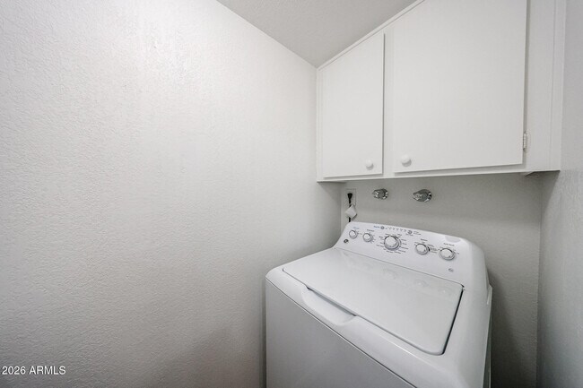 Building Photo - 8333 E Orange Blossom Ln