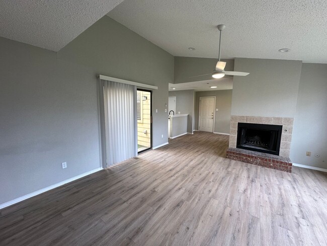 Building Photo - 4738-4740 Berridge Lane