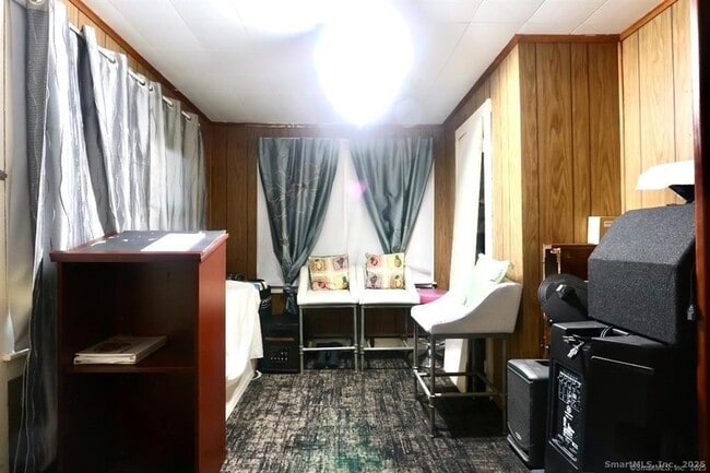 Building Photo - 131 Greenwood St