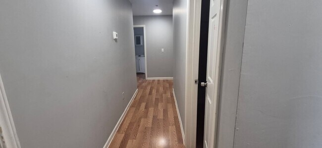 Building Photo - 9307 Coffee St