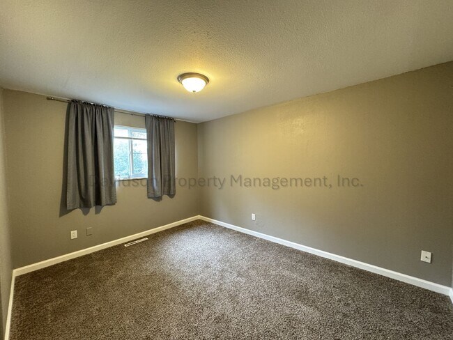 Building Photo - 4470 Monica Dr