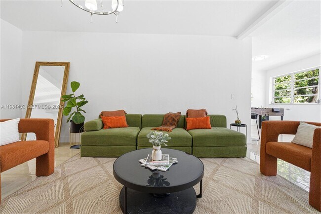 Building Photo - 10845 Peachtree Dr