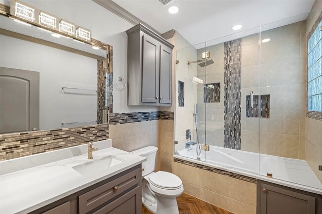 Building Photo - 12903 Figaro Dr