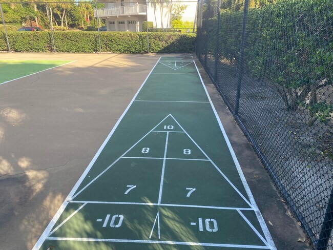 Building Photo - 5300 Jimmy Buffett Mem Hwy