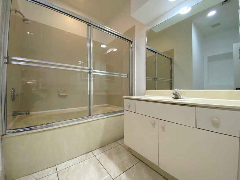 Building Photo - 10985 SW 239th Ter