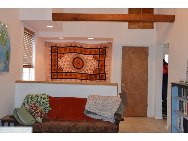 Building Photo - 58 Beech St