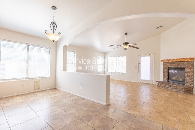 Building Photo - 8414 S 48th Ln