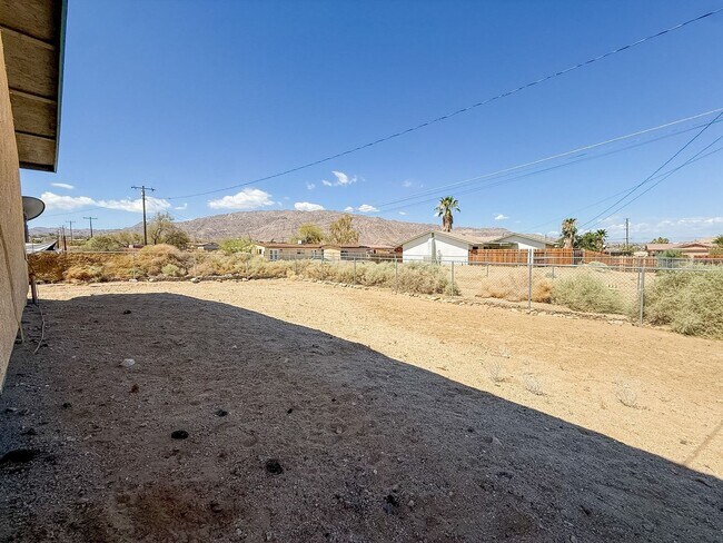 Building Photo - 29 Palms Home with Attached Garage