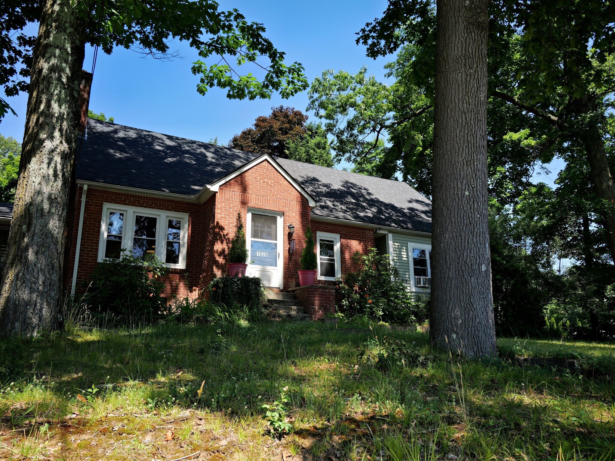 Building Photo - 1026 Springfield St