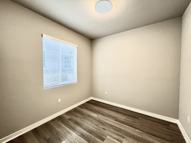 first floor bedroom - 1475 Sandbar Ln