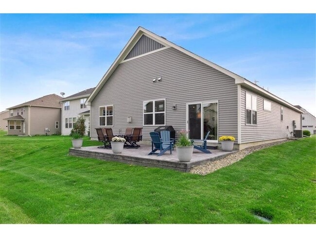 Building Photo - 9337 Bridle Way