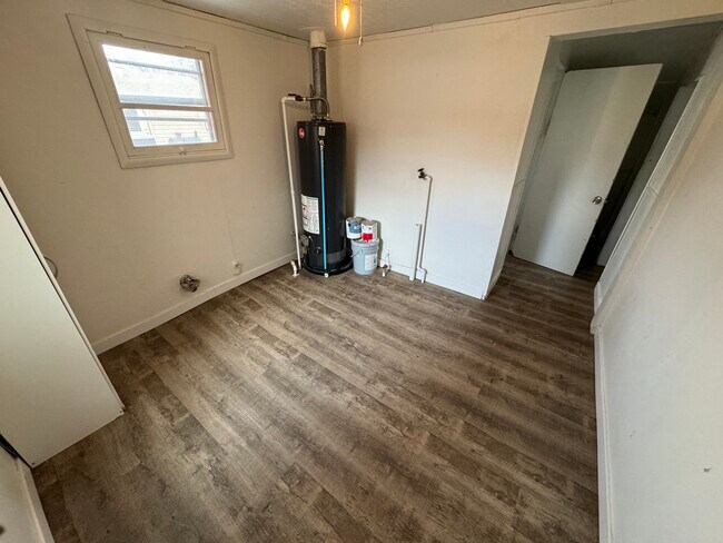 Laundry/Mud Room - 110 Elm St