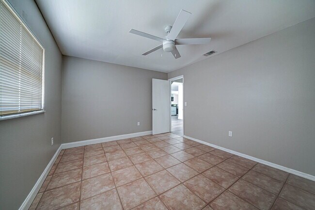 Building Photo - “Spacious 3-Bed Retreat with Granite Elega...