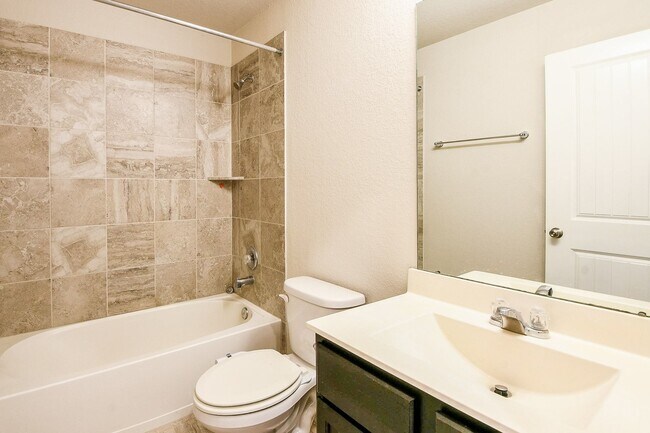 Building Photo - 1515 Anyder Pl