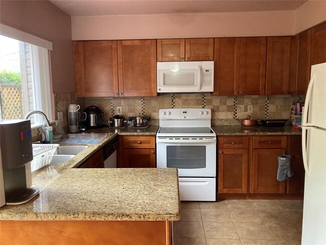 Building Photo - Totally updated townhome, Laminate Floor l...