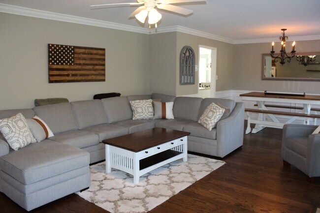 Building Photo - Coming Soon in Farragut!