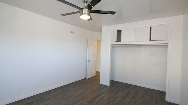 Building Photo - 5547 Mary Lane Dr