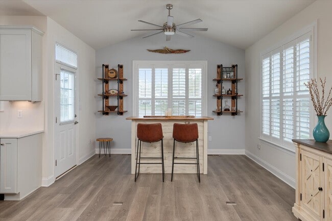 Building Photo - 312 Topside Dr