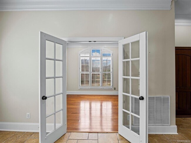 Building Photo - 3900 Turning Leaf Loop