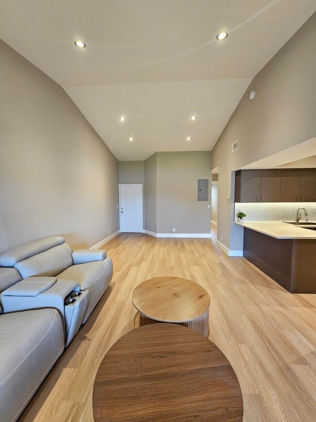 Building Photo - 3190 Leewood Terrace