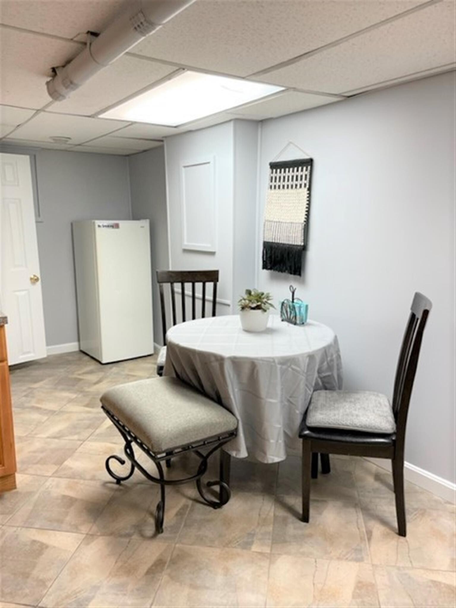 Building Photo - 96 Holland St