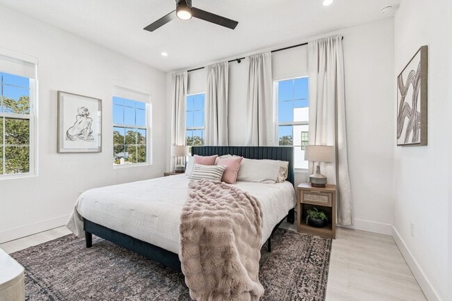 Building Photo - Modern Townhome For Lease in downtown St Pete and Warehouse Arts District