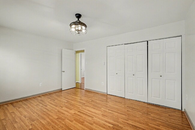 Building Photo - Welcome Home!