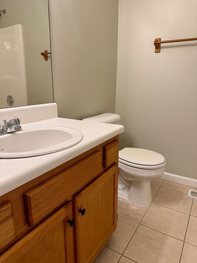 Building Photo - Home Sweet Dallas Home!