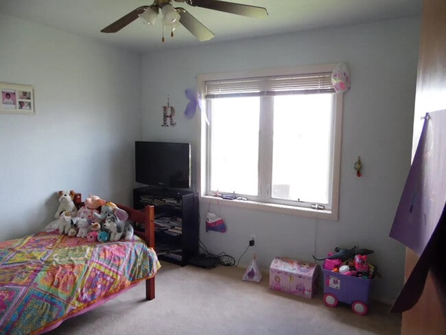 Building Photo - 2402 Sunrise Ct