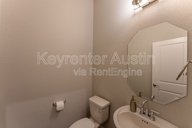 Building Photo - 1017 Coulee Dr