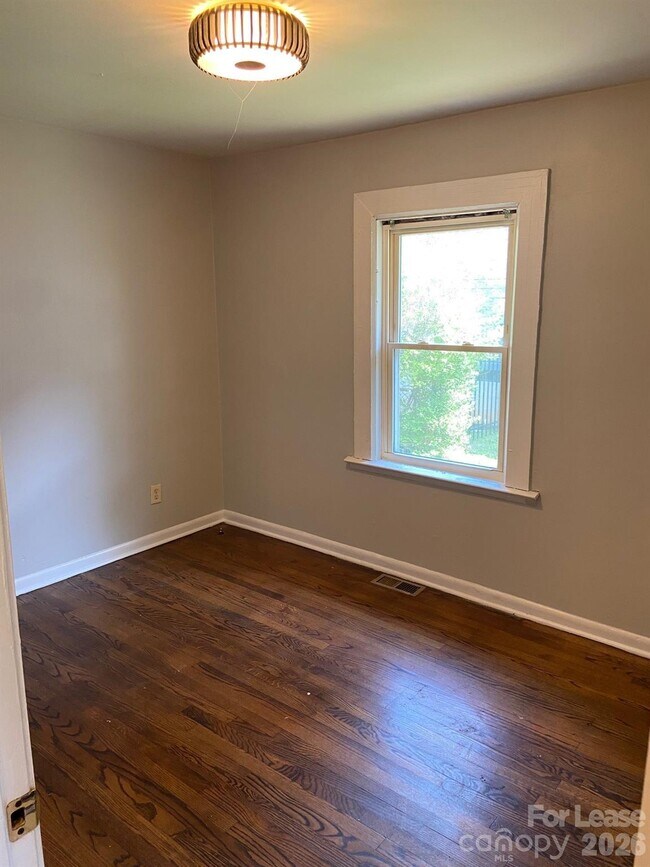 Building Photo - 1020 Rodey Ave