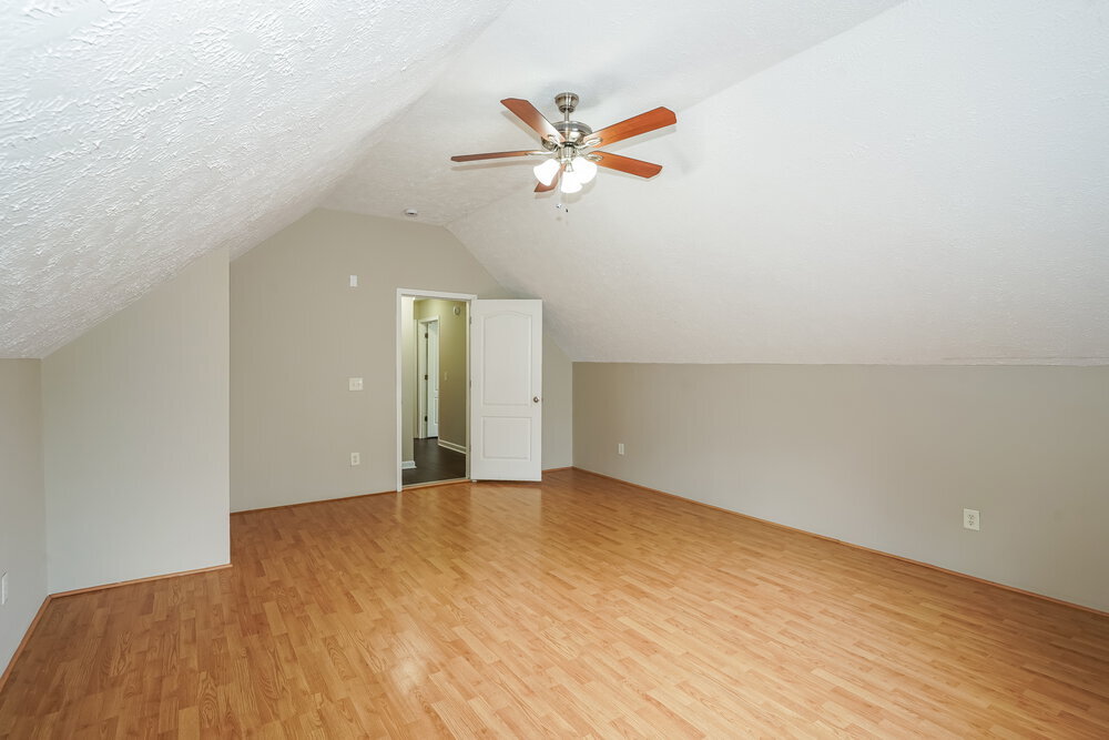 Building Photo - 3525 Mt View Ridge Dr