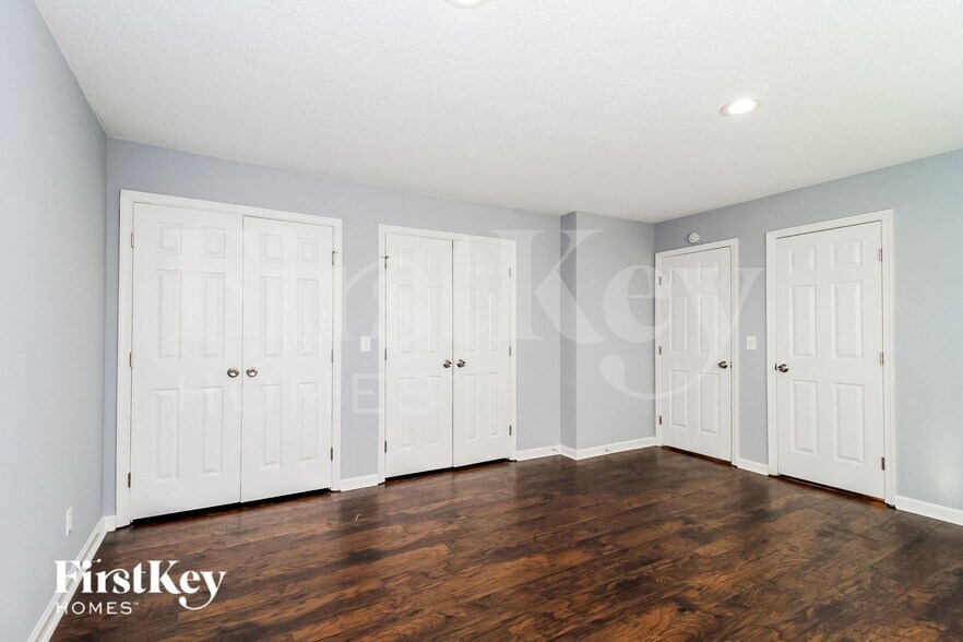 Building Photo - 701 Hampton Way Dr