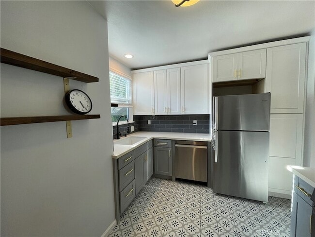 Building Photo - 4447 E 14th St