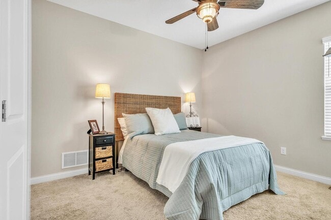 Building Photo - 5598 Ballantrae Woods Dr