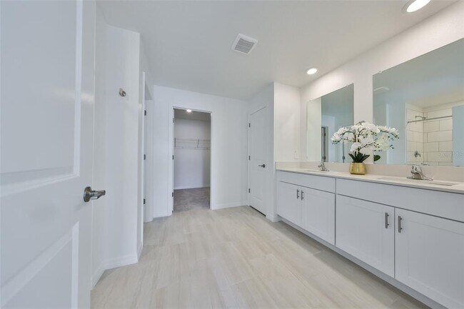 Building Photo - 12418 RADIANT CRYSTAL ROSE