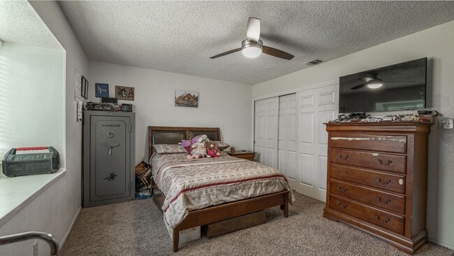 Building Photo - 5718 Champions Hill Dr