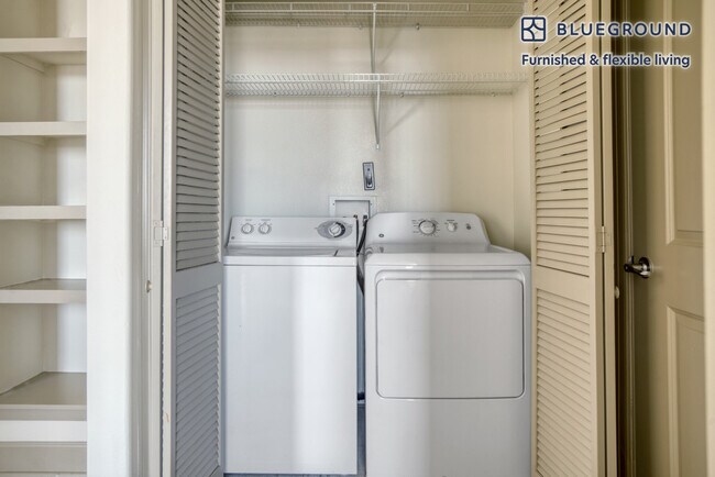 Building Photo - 4550 Cherry Creek S Dr