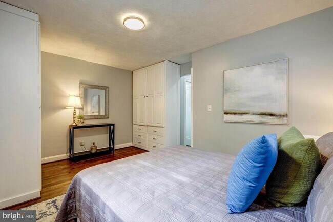 Building Photo - 3901 Fulton St NW