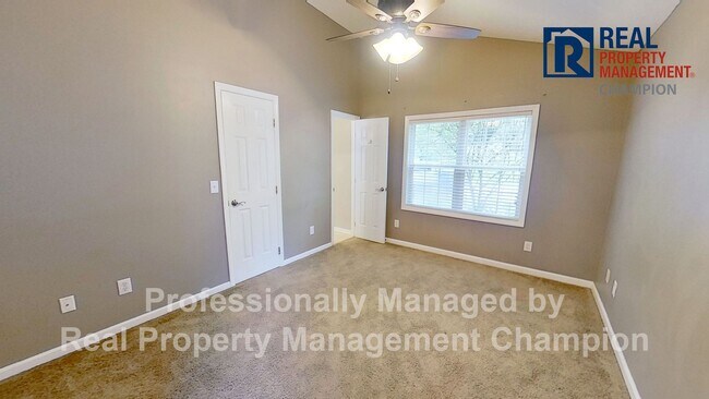Building Photo - 811 Grathwol Dr